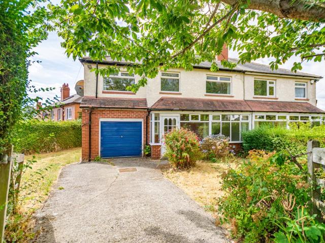 House for sale in Carr Manor, Chapel Allerton