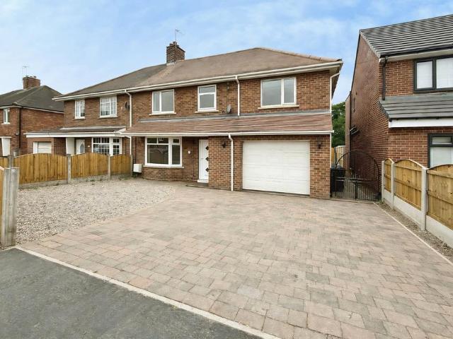 House for sale in Edenthorpe, South Yorkshire