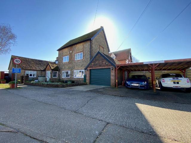 House for sale in Ford, Clapham