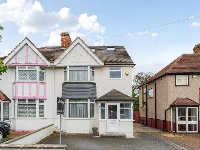 House for sale in Kidbrooke, Greater London