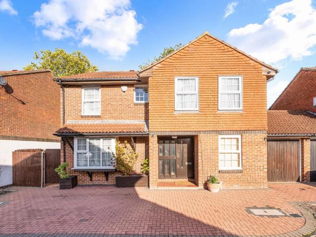 House for sale in Cuddington, Epsom and Ewell