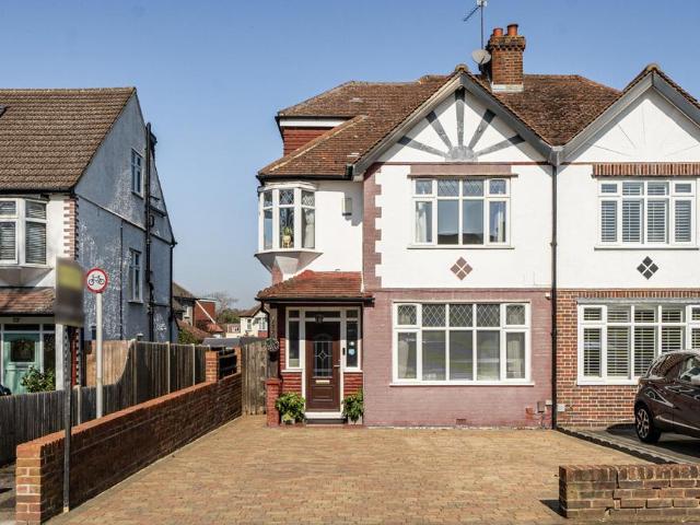 House for sale in West Wickham, Greater London