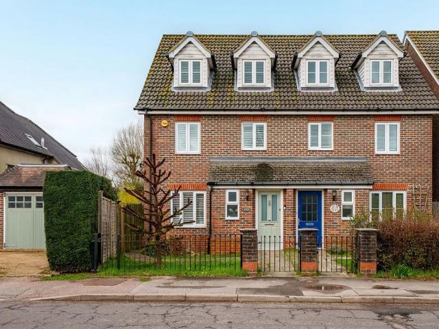 House for sale in Hillview, Surrey