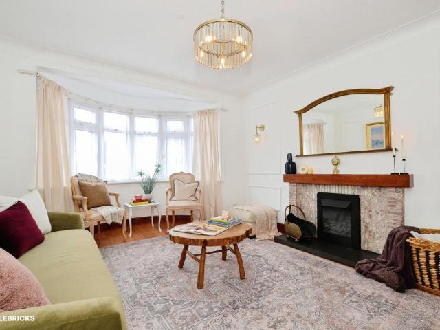 House for sale in Kenton, Greater London