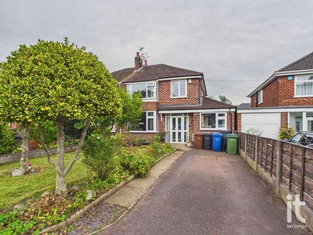 House for sale in Hazel Grove, Greater Manchester