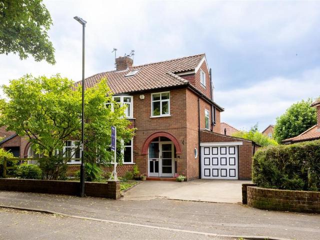 House for sale in High Field, York