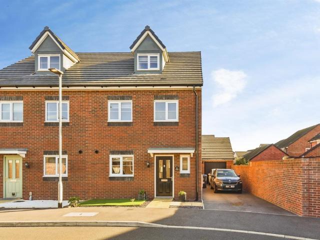 House for sale in Leigh Park, Westbury