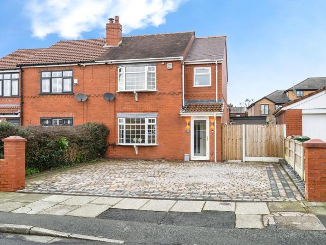 House for sale in Hulton Lane Ends, Lee Bank
