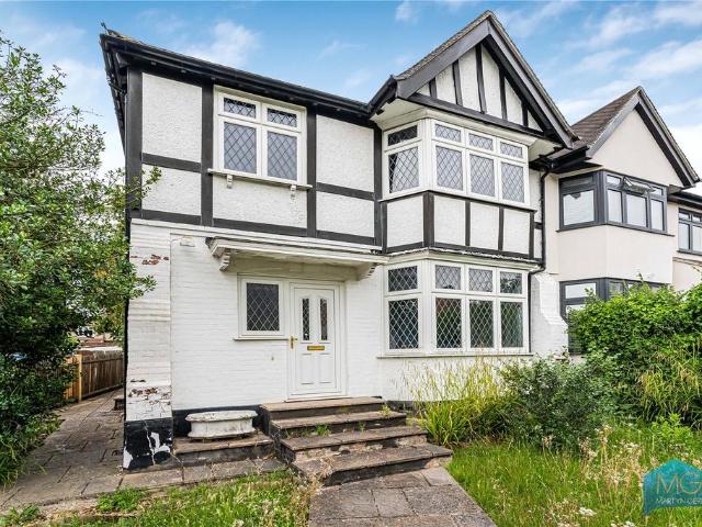 House for sale in High Barnet, Greater London