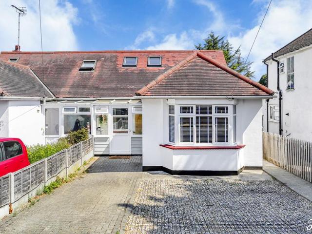 House for sale in Alton Barnes, Essex