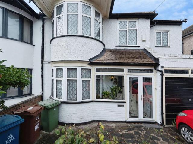 House for sale in Kenton, Greater London
