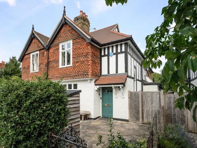 House for sale in London Borough of Merton, Merton Park