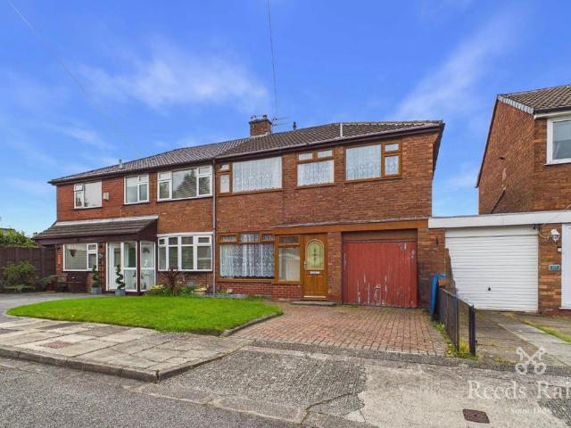 House for sale in Calderstones