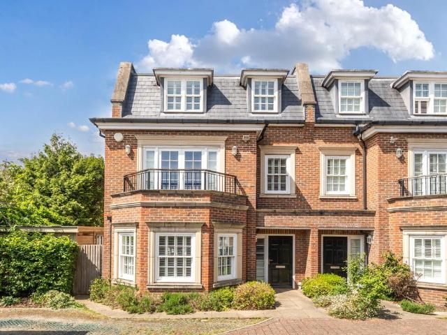 House for sale in Blackhills, Surrey