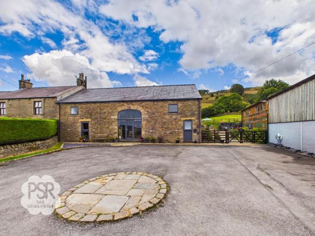 House for sale in Combs, Charlesworth