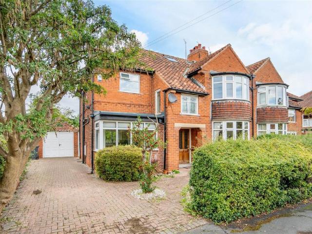 House for sale in Bishopthorpe, York