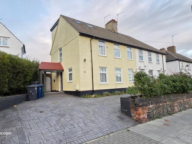 House for sale in East Barnet, Greater London