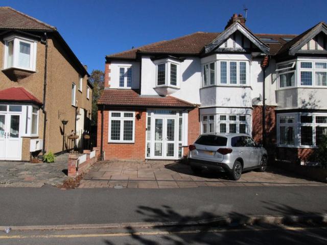 House for sale in Upminster Bridge, Greater London