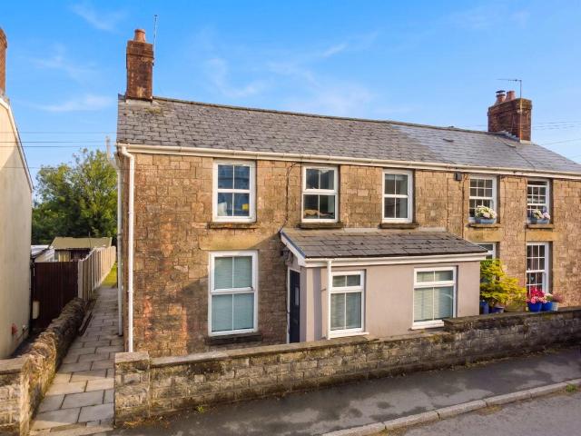 House for sale in Groes-faen, Wales