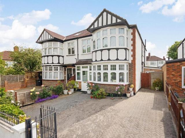 House for sale in London Borough of Croydon, South Norwood