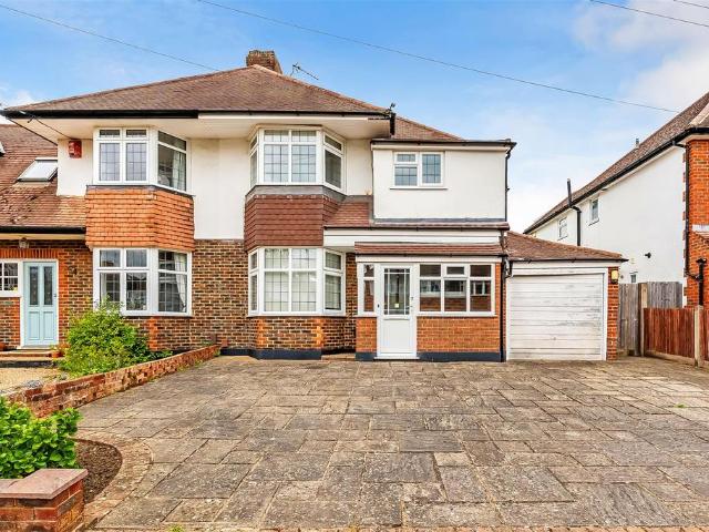 House for sale in Pachesham Park, Surrey