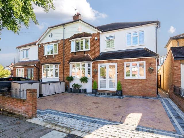 House for sale in Hayes, Greater London