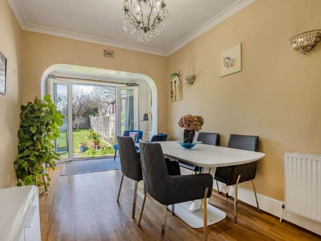 House for sale in North Finchley, Greater London