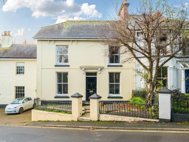 House for sale in Strode, Devon