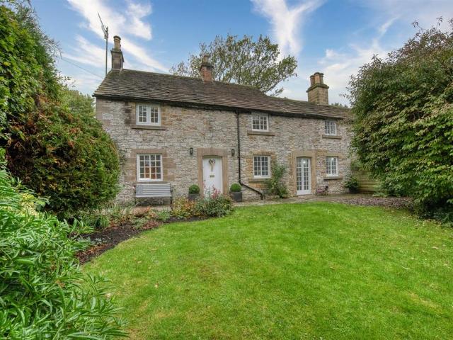 House for sale in Froggatt, East Midlands