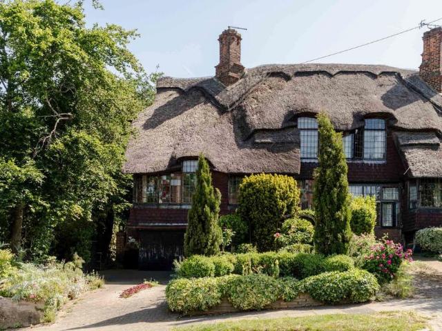 House for sale in Kingsbury, Greater London
