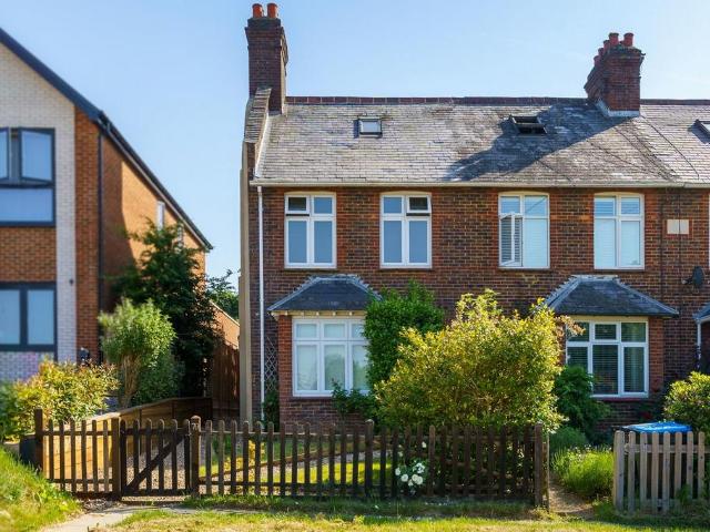 House for sale in Oxted, Hillview