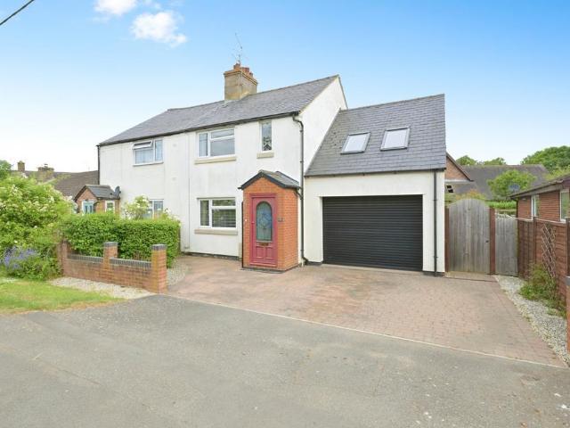 House for sale in Brafield-on-the-green, Northamptonshire