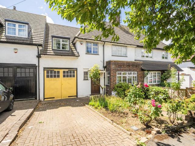House for sale in Northwood, Greater London