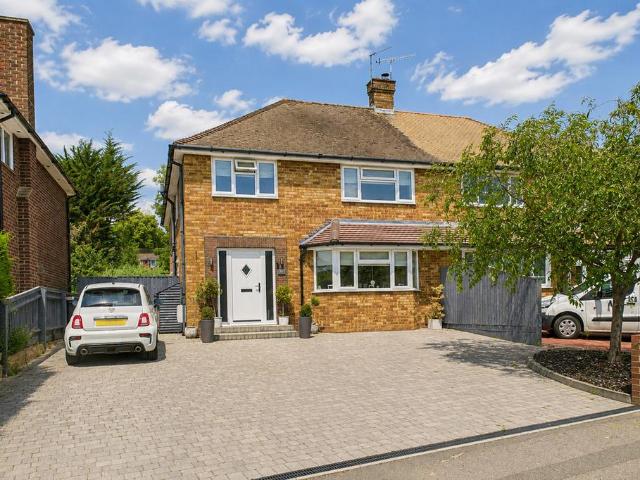 House for sale in Pouchen End, Hertfordshire