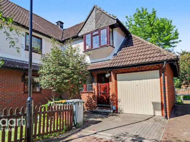 House for sale in Beckton, Greater London