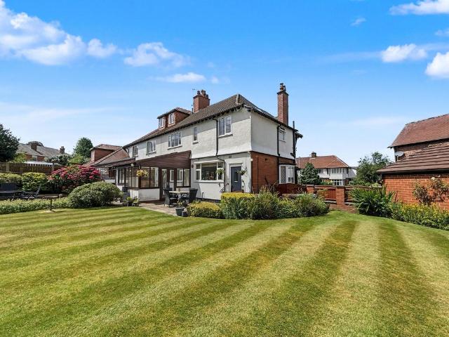 House for sale in Besses o' th' Barn, Bury