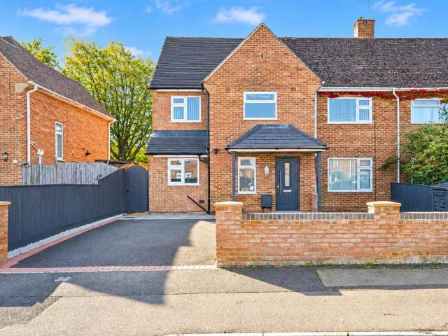 House for sale in Leigh Park, Wimborne Minster