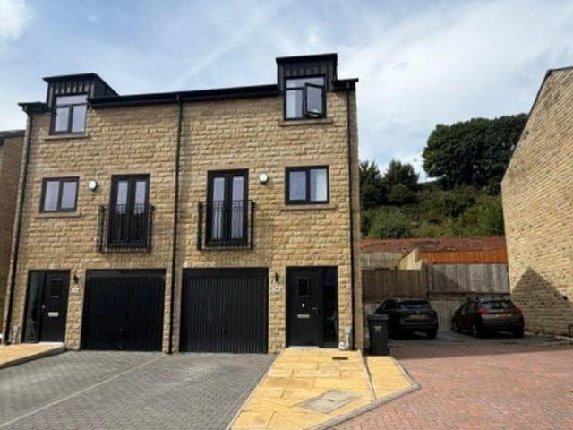 House for sale in Todmorden, West Yorkshire