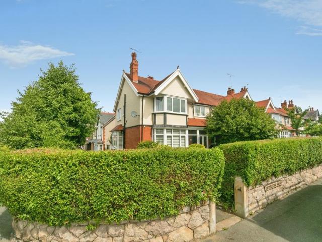 House for sale in Old Colwyn, Wales