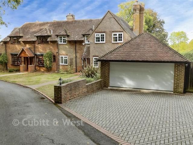 House for sale in Red Hill, Surrey