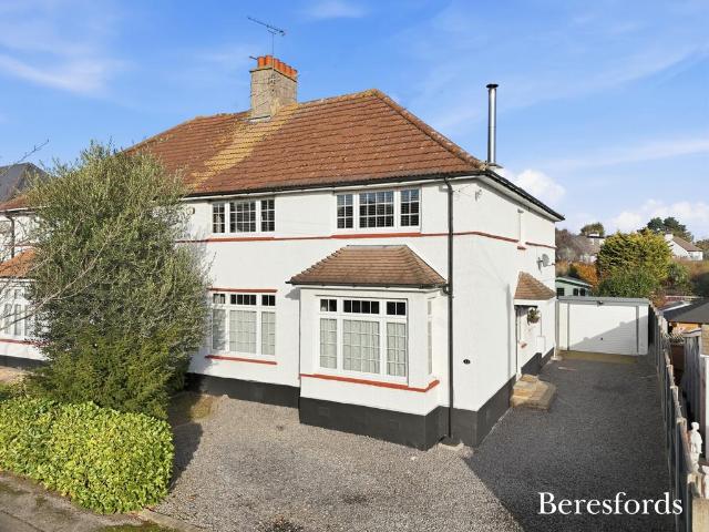 House for sale in Gidea Park, Greater London