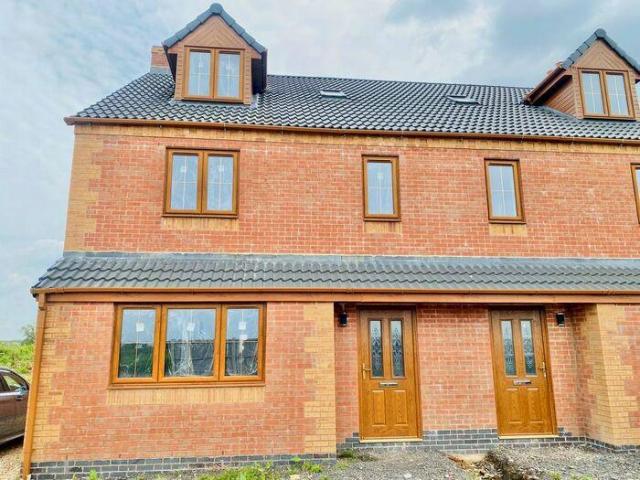 House for sale in Camp Hill, Warwickshire