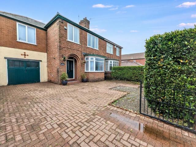 House for sale in Esh