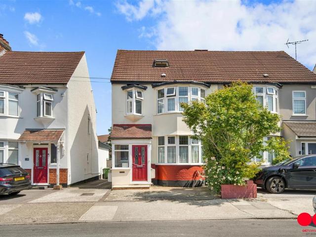 House for sale in Gidea Park, Greater London