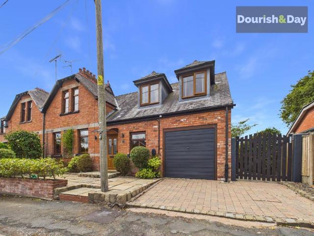 House for sale in Chorlton Lane, Cheshire