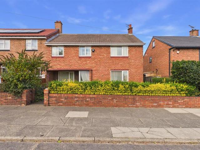 House for sale in Hylton Red House Estate, Tyne And Wear