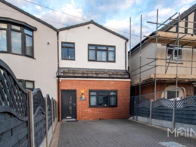 House for sale in New Humberstone, Leicester
