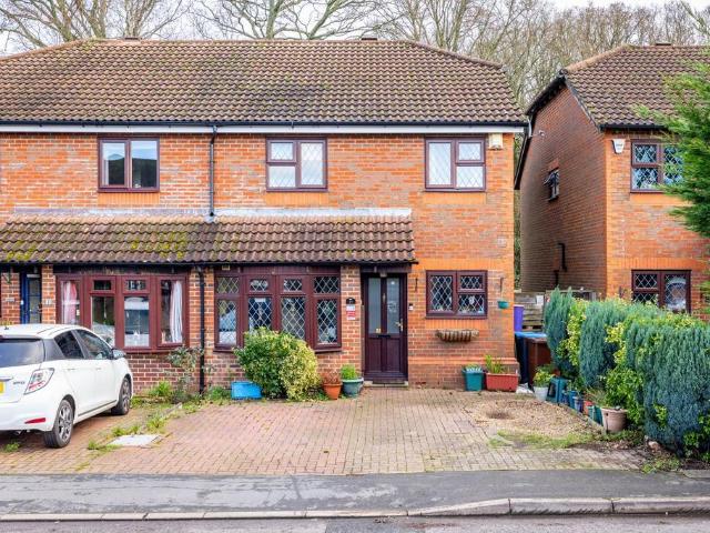 House for sale in Hillview, Surrey