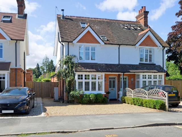 House for sale in Fole, Surrey