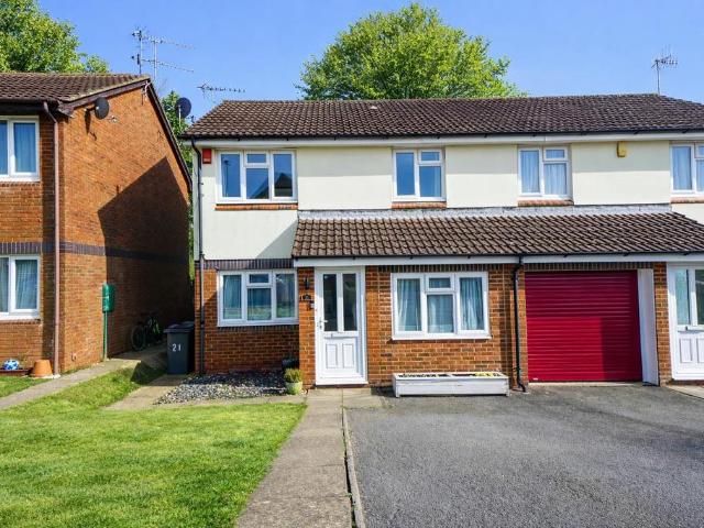 House for sale in Silverhill Park, Guestling Green